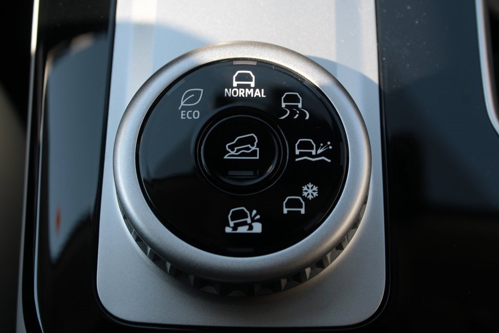 New 2025 Mitsubishi Outlander SE image 21