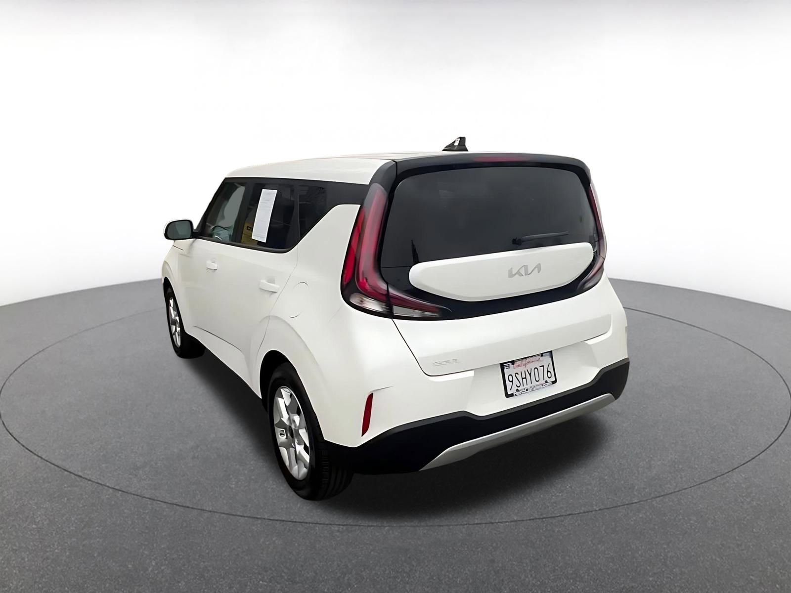 Used 2025 Kia Soul LX w/ LX Technology Package image 11