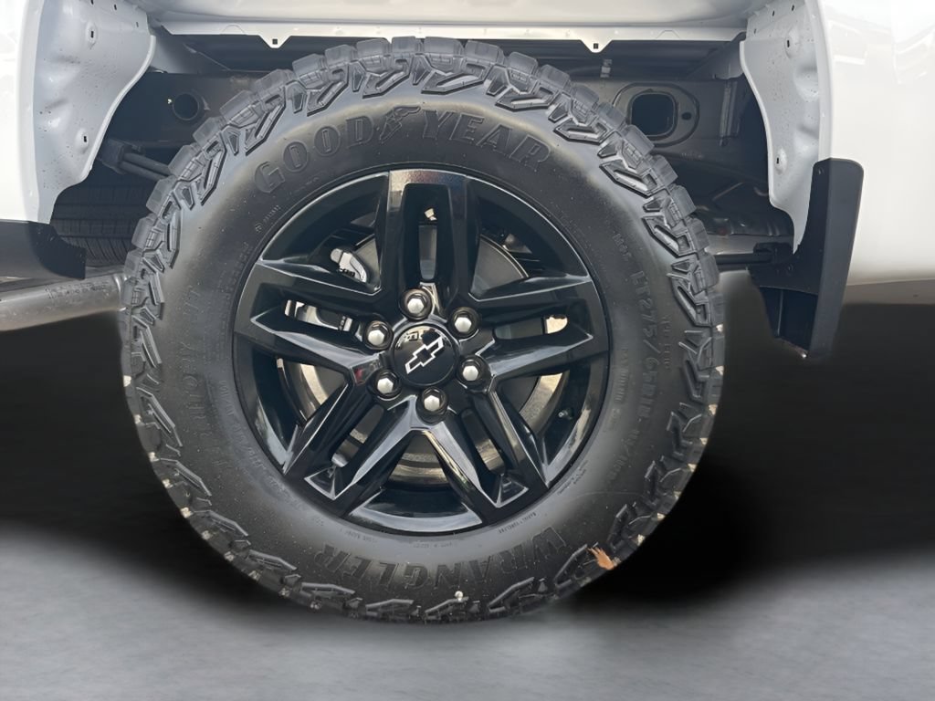 Used 2025 Chevrolet Silverado 1500 Custom Trail Boss AWD/4WD image 36