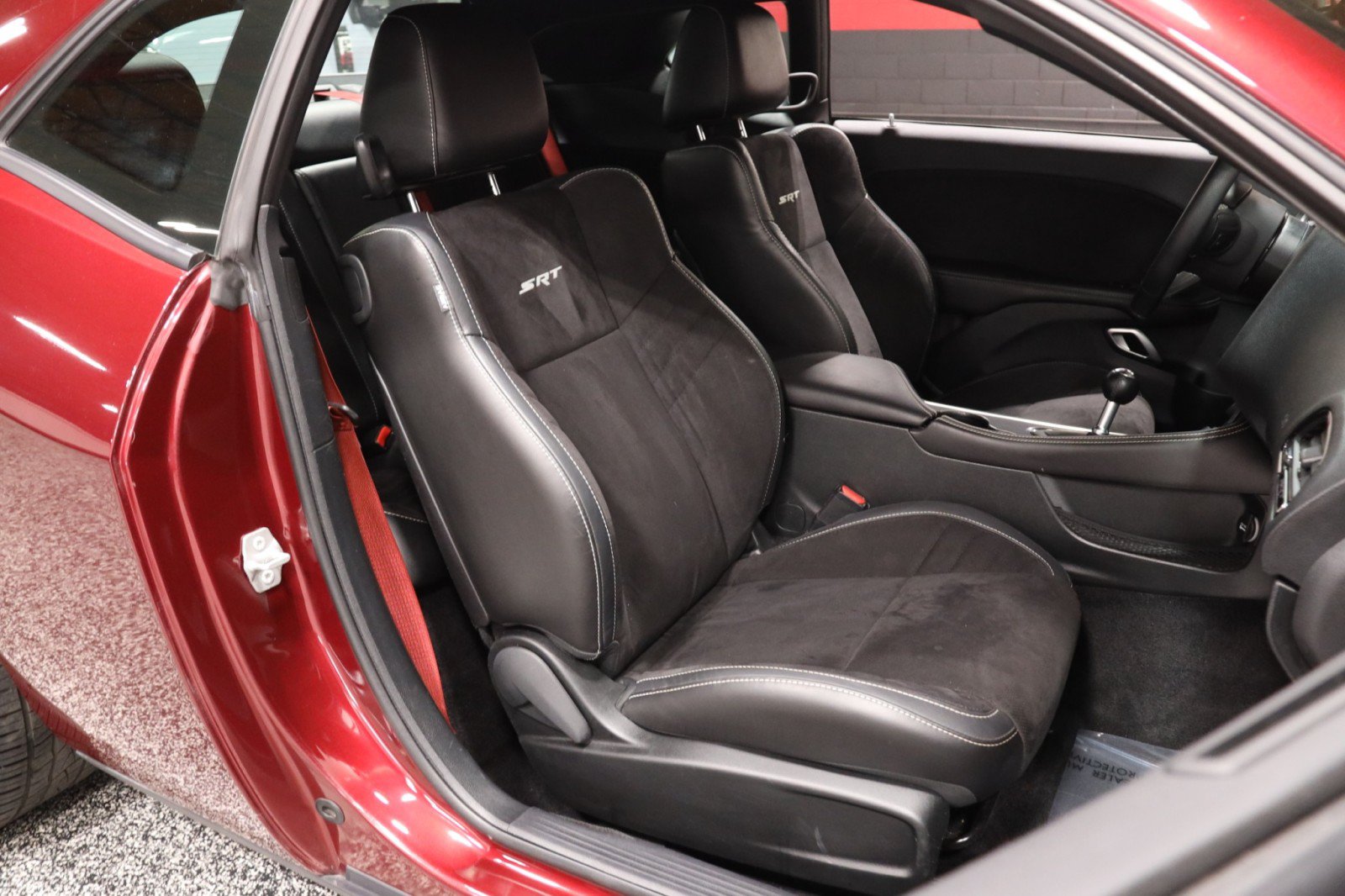Used 2018 Dodge Challenger SRT w/ Technology Group RWD image 45