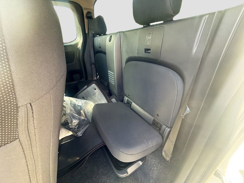 Certified 2024 Nissan Frontier SV w/ Technology Package image 23