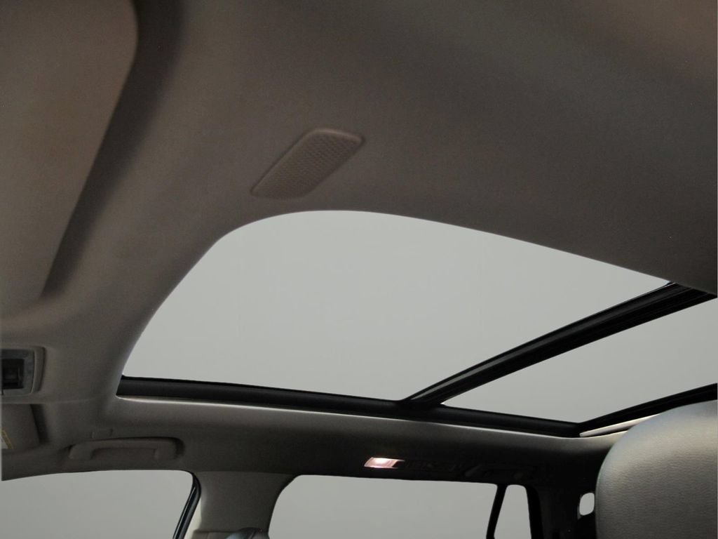 Used 2025 Toyota Grand Highlander AWD image 12