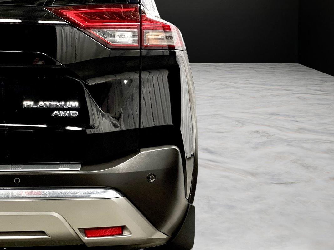 Used 2021 Nissan Rogue Platinum image 11