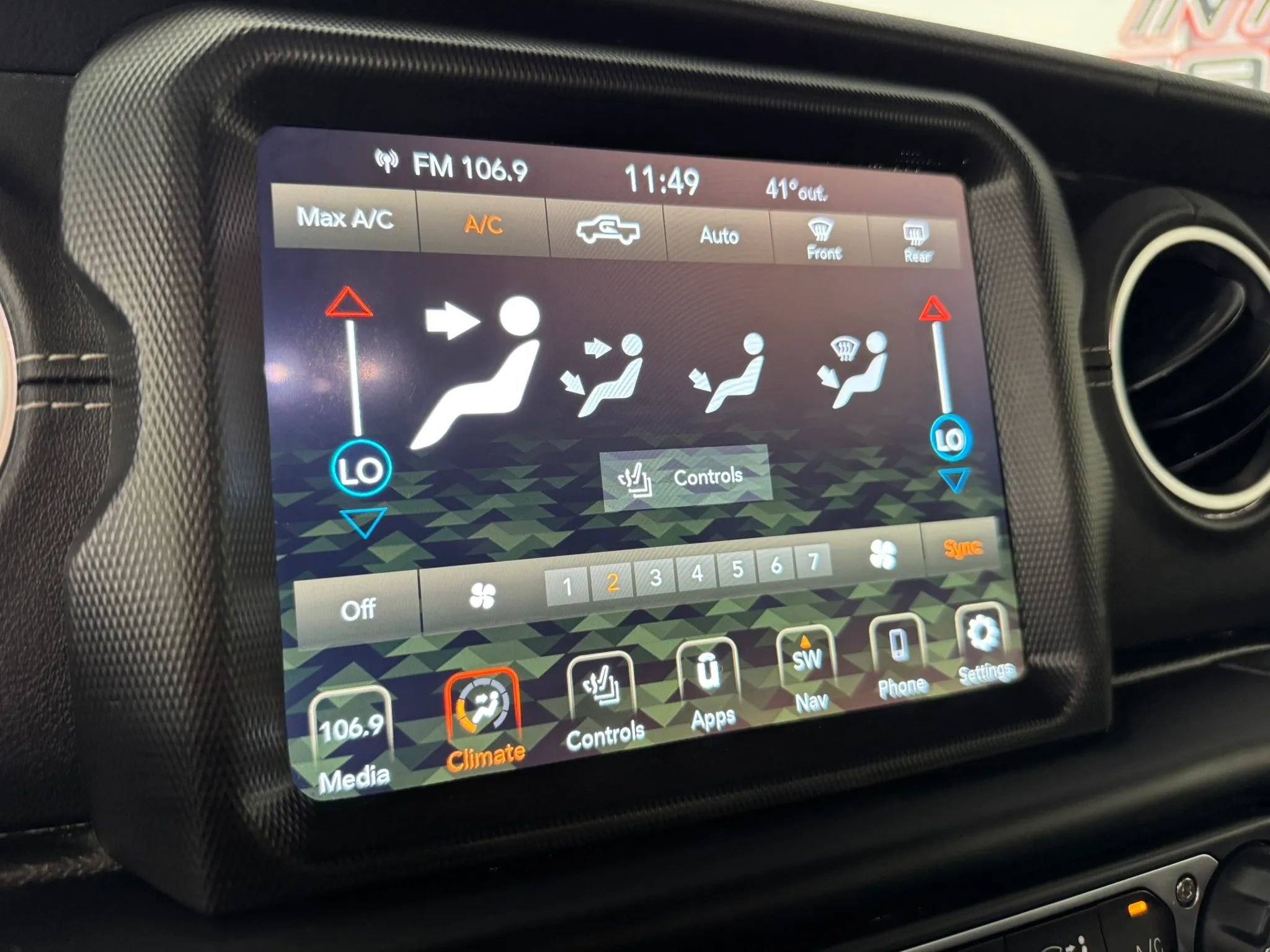 Used 2022 Jeep Gladiator Overland w/ Popular Equipment Package image 21