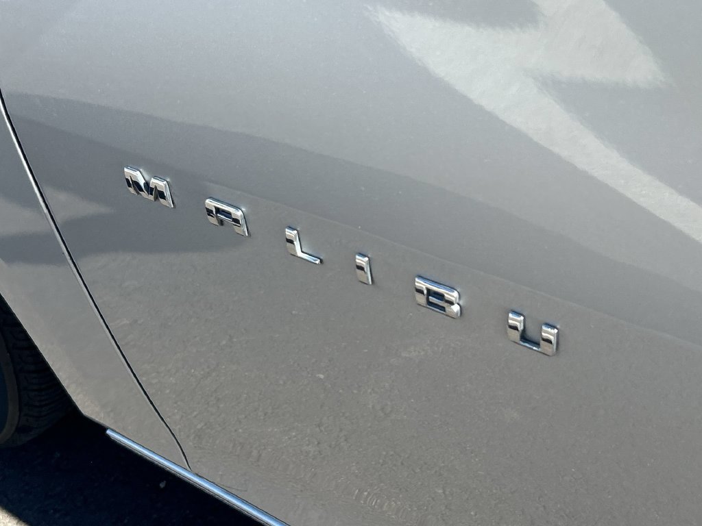 Used 2021 Chevrolet Malibu LS FWD image 23