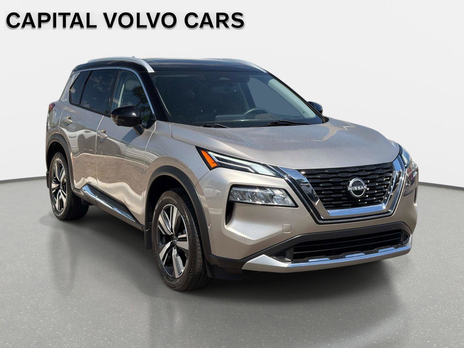 Used 2023 Nissan Rogue Platinum w/ Platinum Premium Package FWD image 3