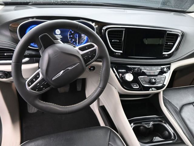 Used 2024 Chrysler Pacifica Limited image 19