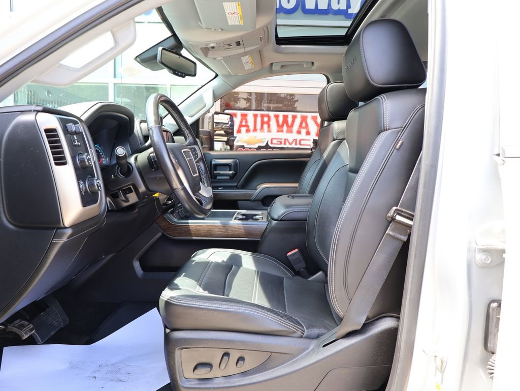 Used 2018 GMC Sierra 2500 Denali w/ Duramax Plus Package AWD/4WD image 13