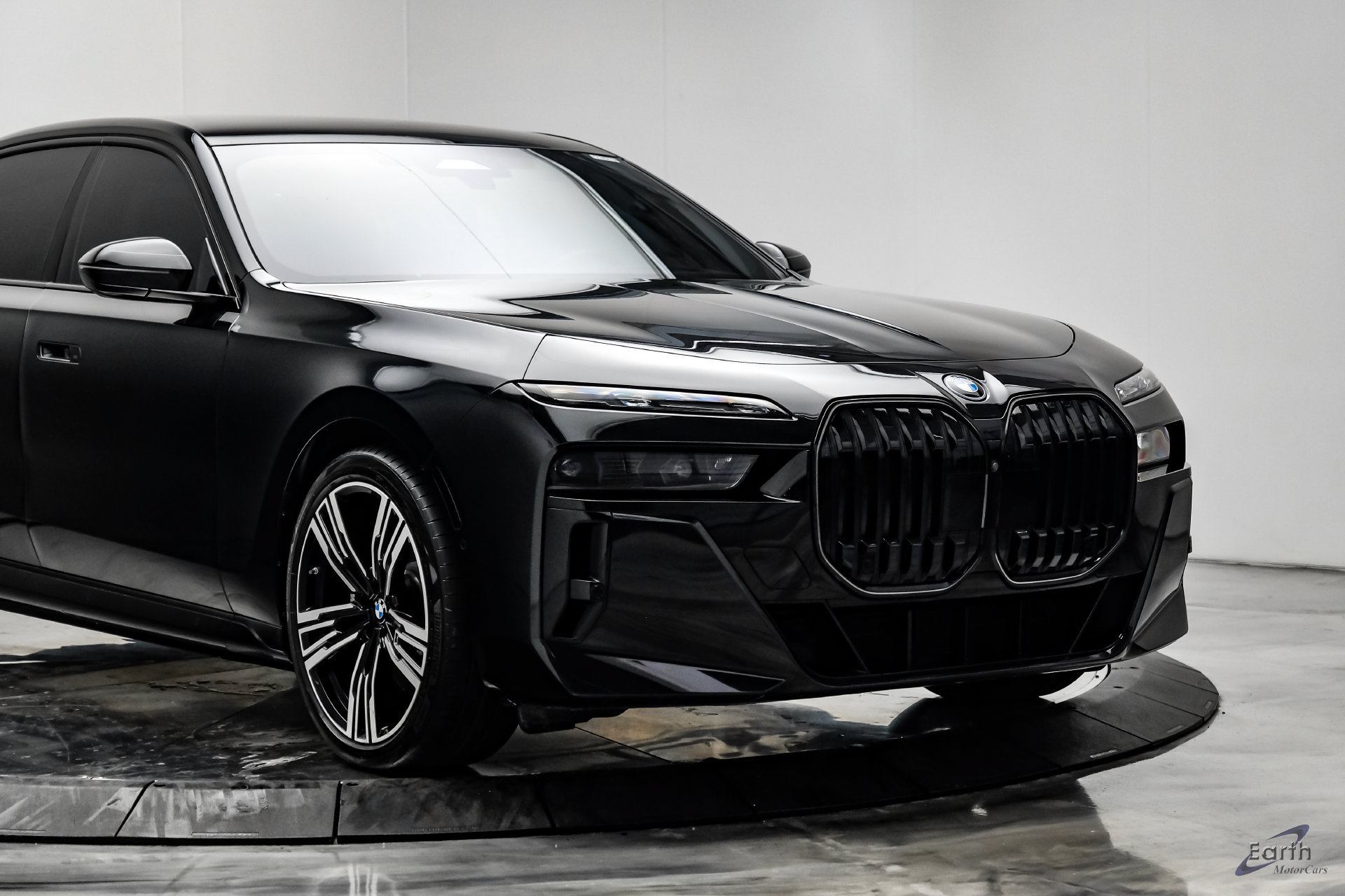 Used 2025 BMW i7 xDrive60 w/ Executive Package AWD/4WD image 28