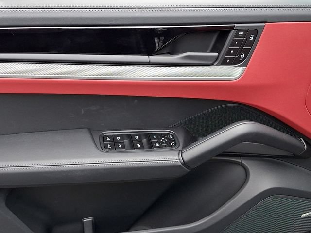 Certified 2026 Porsche Cayenne S AWD/4WD image 16