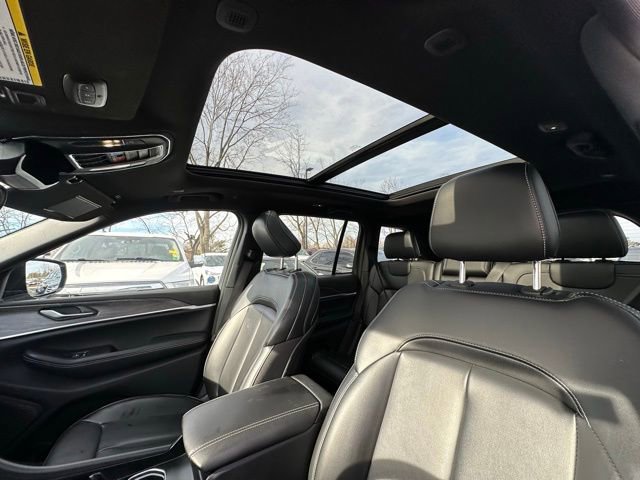 Used 2024 Jeep Grand Cherokee Limited image 25