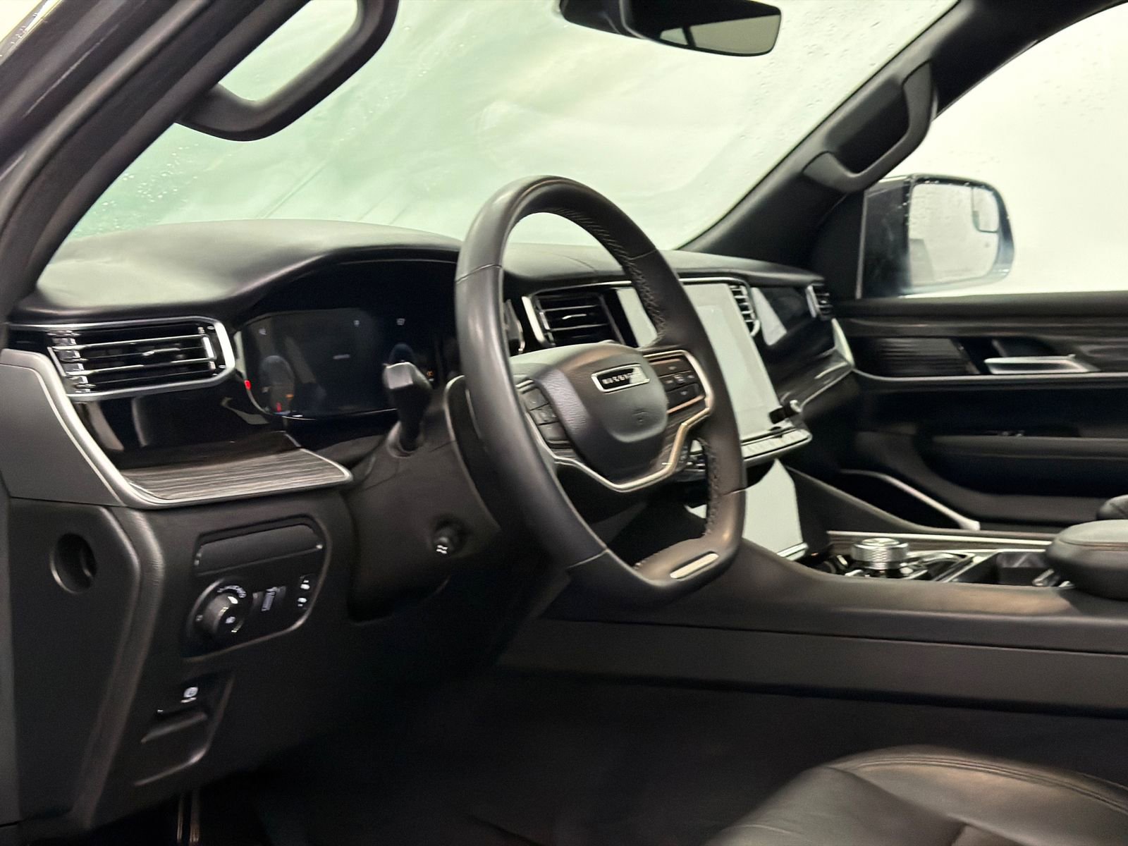 Used 2022 Jeep Wagoneer Series II image 14