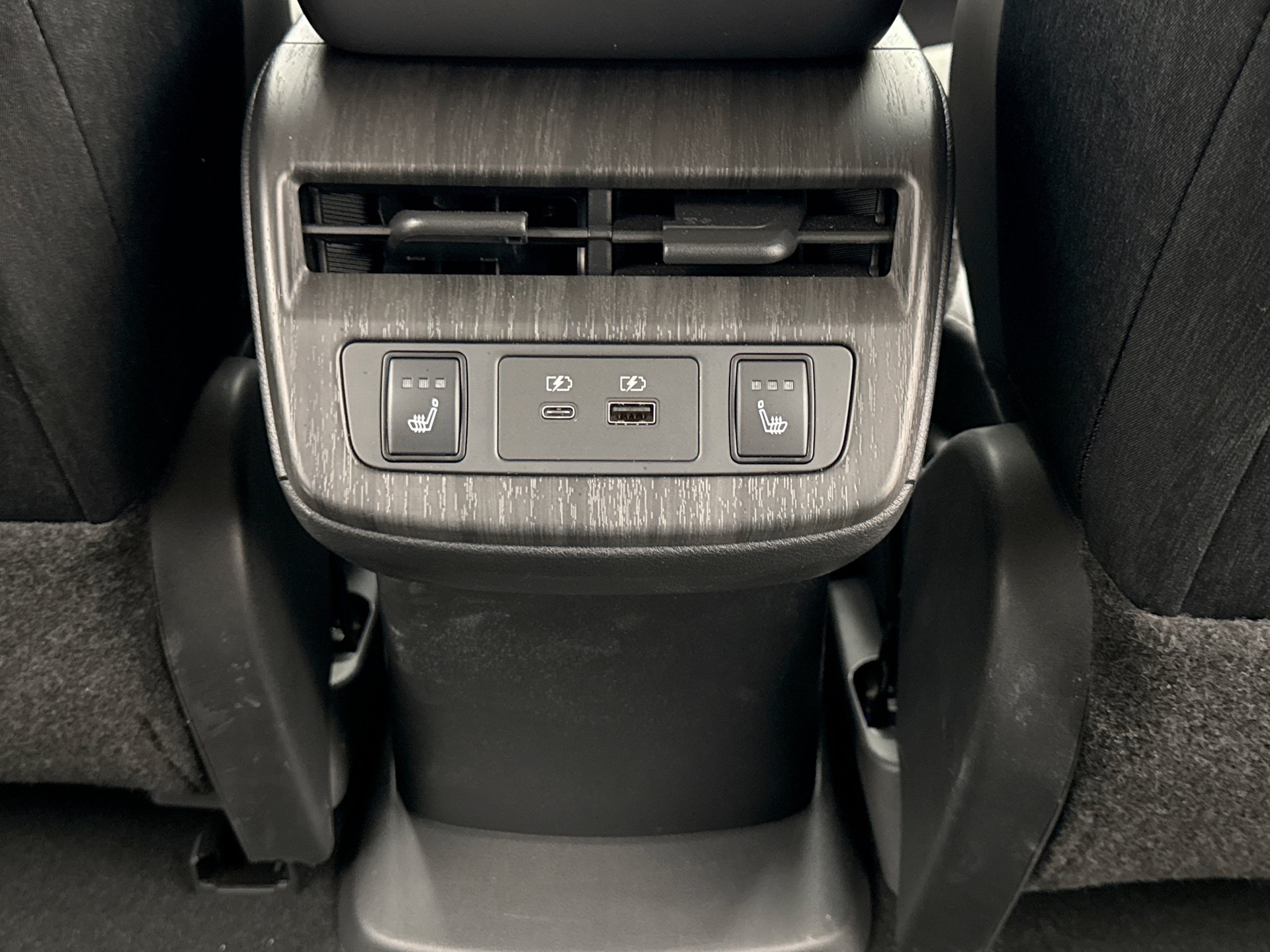 Used 2024 Nissan Ariya AWD image 20