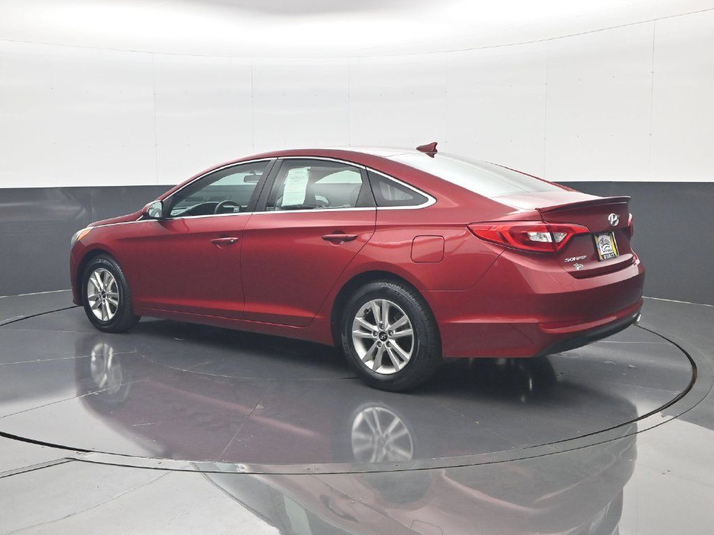 Used 2015 Hyundai Sonata SE w/ Cargo Package FWD image 8