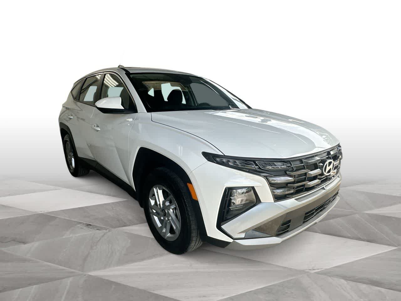 Used 2026 Hyundai Tucson SE FWD image 2