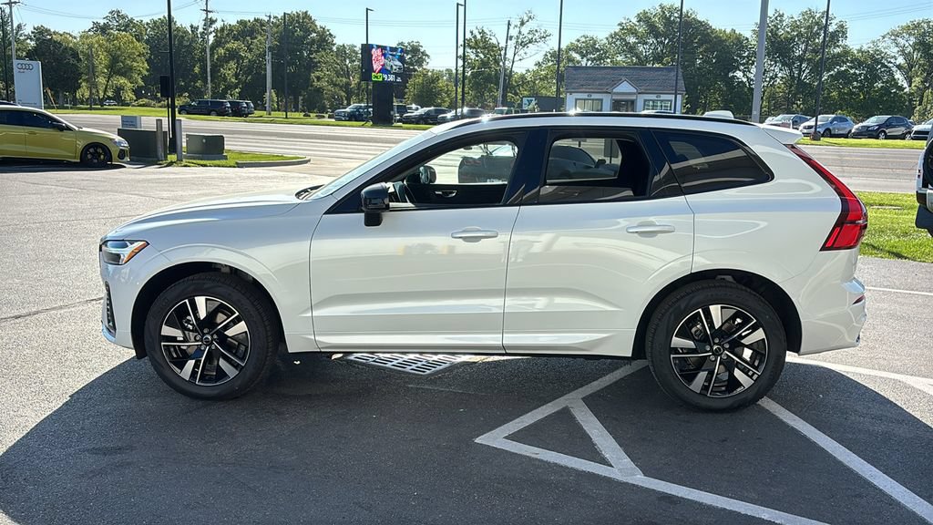 New 2026 Volvo XC60 B5 Core w/ Climate Package AWD/4WD image 3
