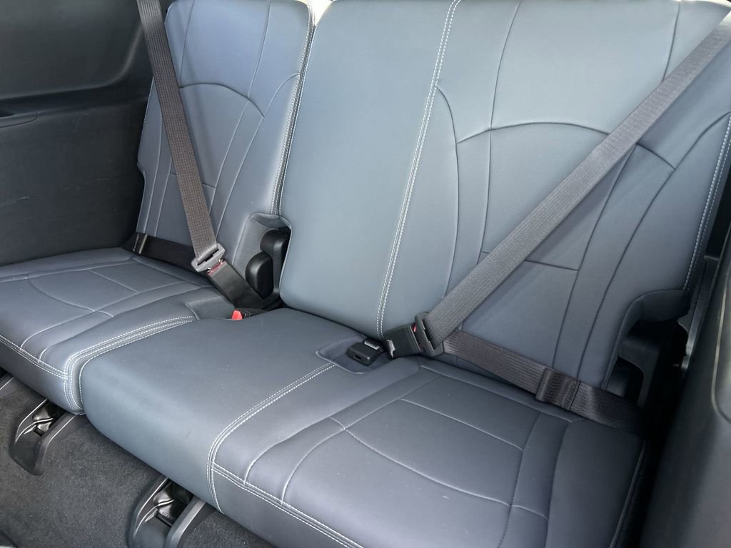 Used 2023 Buick Enclave Essence FWD image 35