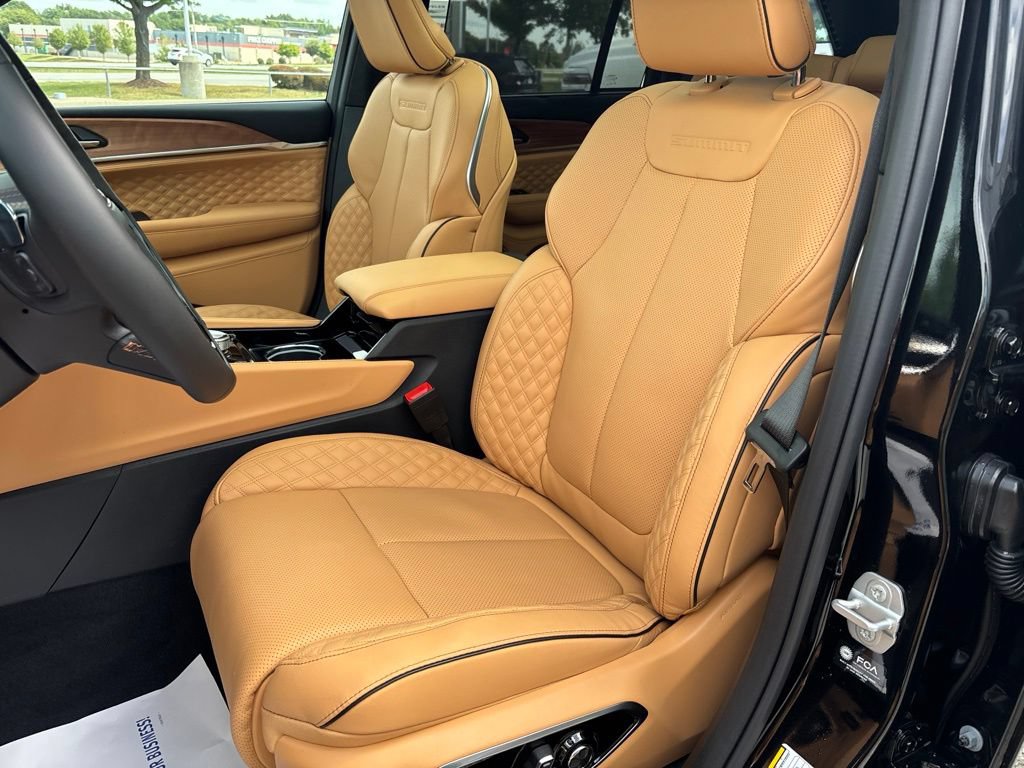 New 2027 Jeep Grand Cherokee Summit AWD/4WD image 37