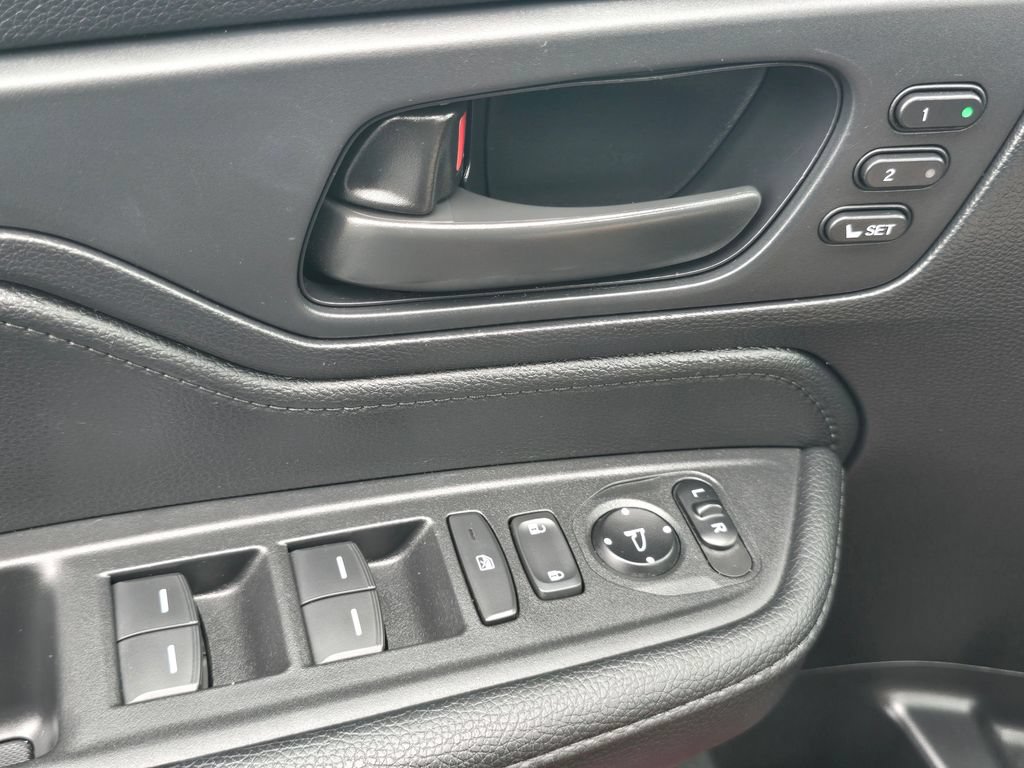 Used 2025 Honda Odyssey Sport-L image 19