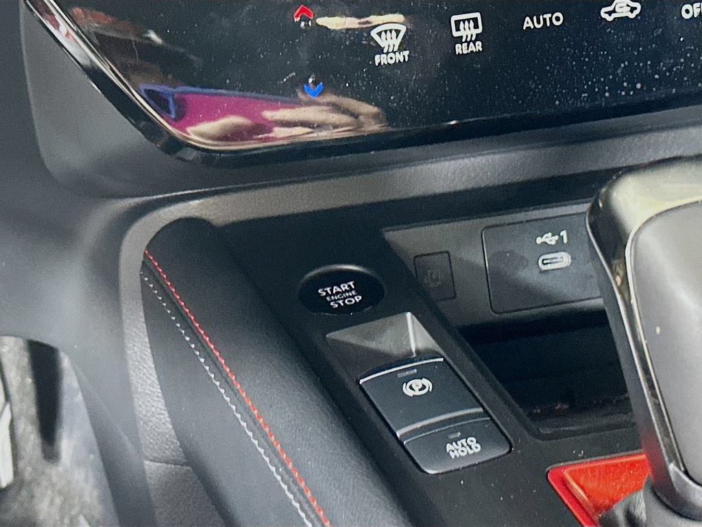 Certified 2025 Nissan Kicks SR AWD/4WD image 20