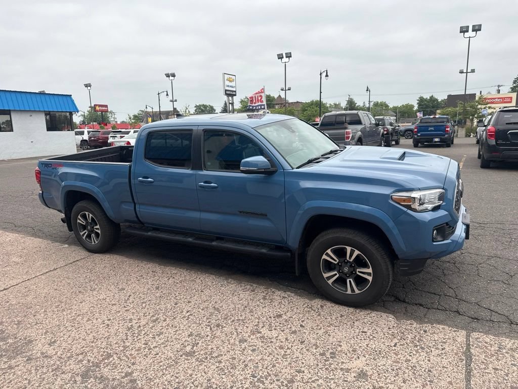 Used 2019 Toyota Tacoma TRD Sport w/ TRD Premium Sport Package AWD/4WD image 6