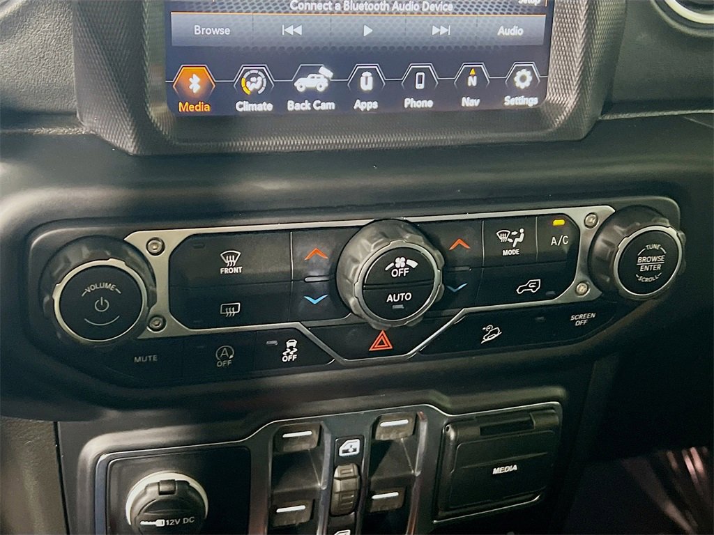 Used 2020 Jeep Wrangler Unlimited Sahara image 15