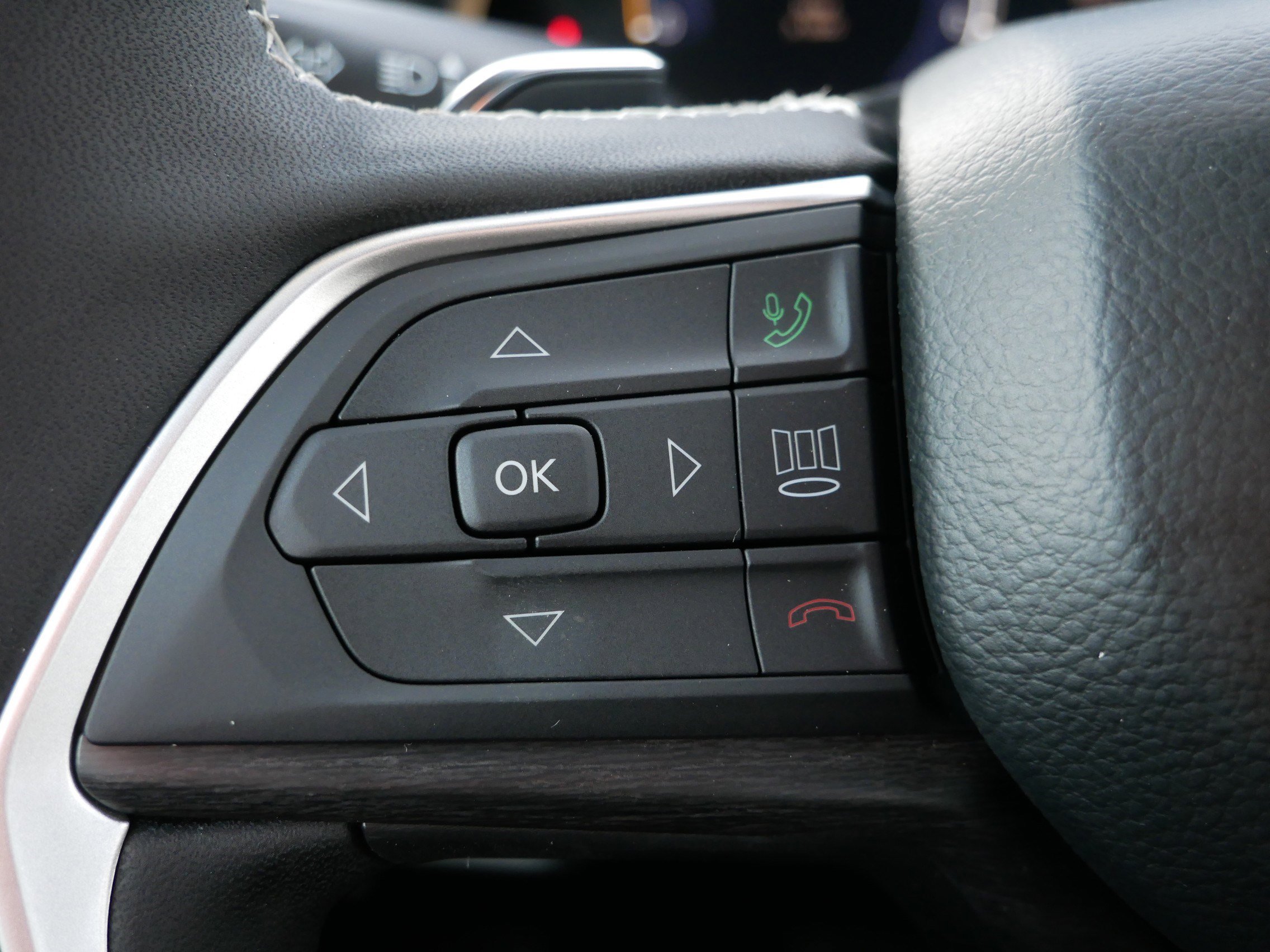 New 2025 Jeep Grand Cherokee L Limited w/ Black Appearance Package image 19