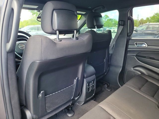 Used 2021 Jeep Grand Cherokee Laredo image 14