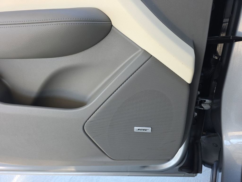 Certified 2025 Cadillac XT6 Premium Luxury w/ Technology Package FWD image 25