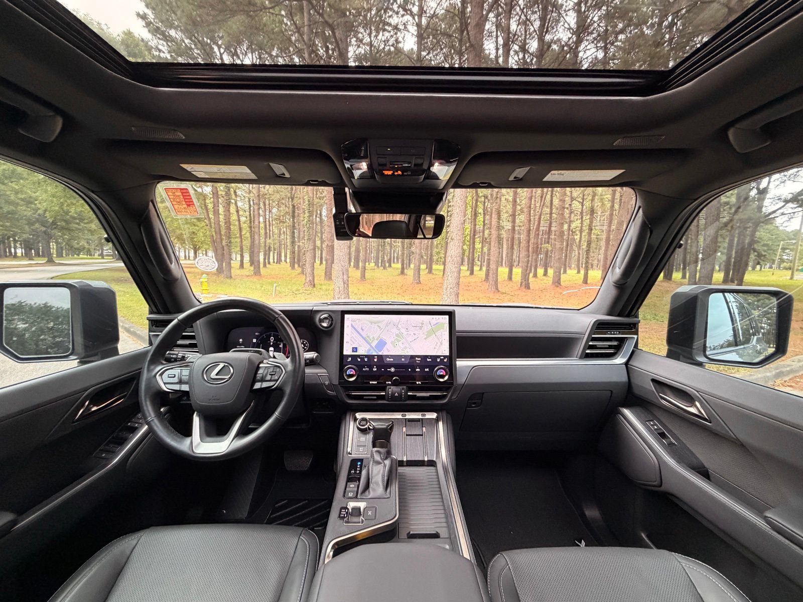 Used 2024 Lexus GX 550 w/ Accessory Package (2T) AWD/4WD image 2
