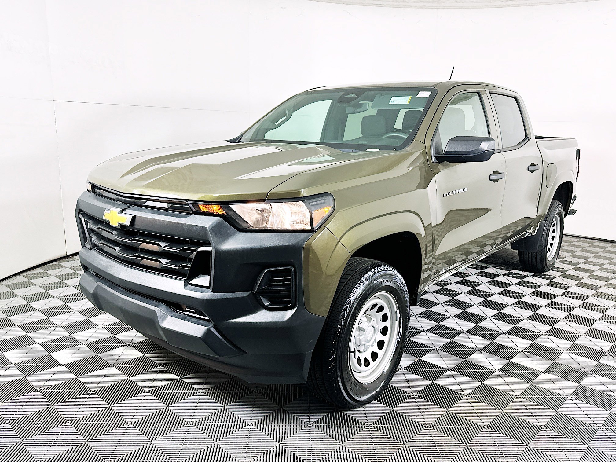 Used 2023 Chevrolet Colorado W/T image 7
