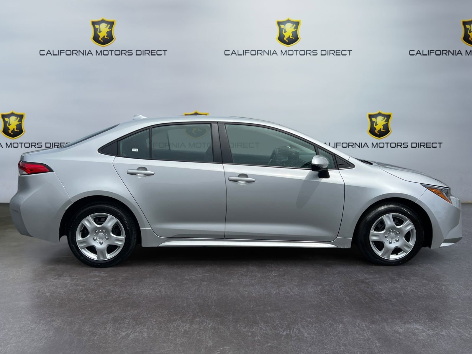 Used 2025 Toyota Corolla LE FWD image 6