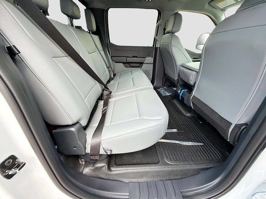 New 2026 Ford F550 4x4 Crew Cab image 21