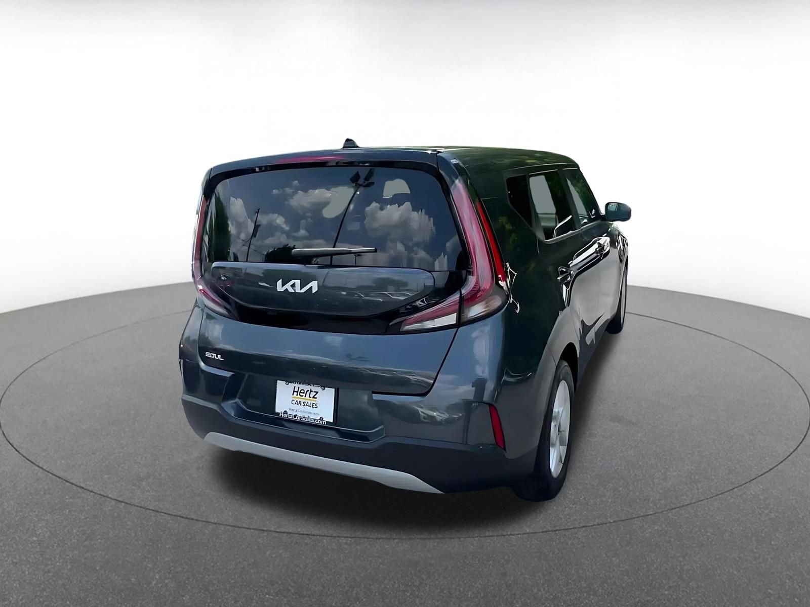 Used 2025 Kia Soul LX w/ LX Technology Package FWD image 14