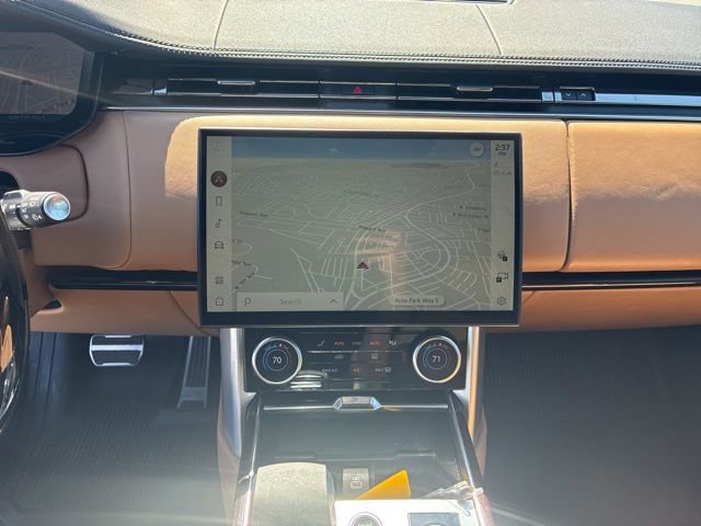 Used 2023 Land Rover Range Rover Long Wheelbase SE image 11