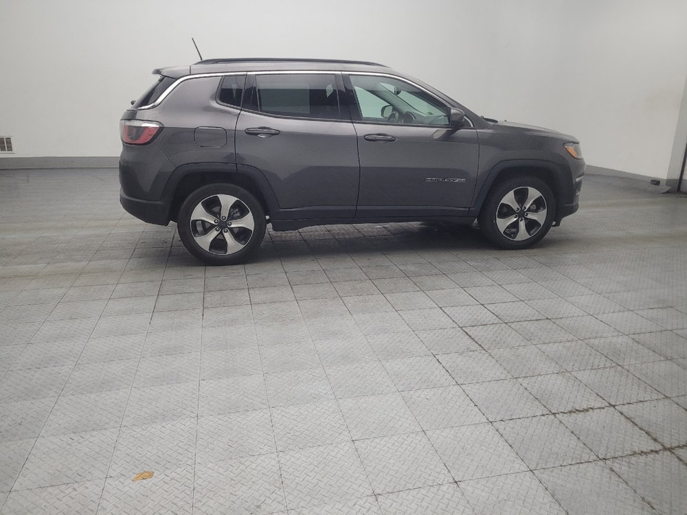 Used 2017 Jeep Compass Latitude w/ Popular Equipment Group FWD image 10