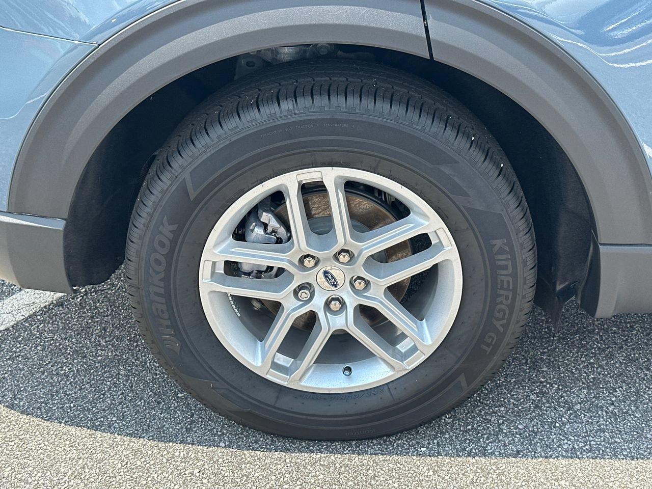 New 2026 Ford Explorer Active RWD image 17