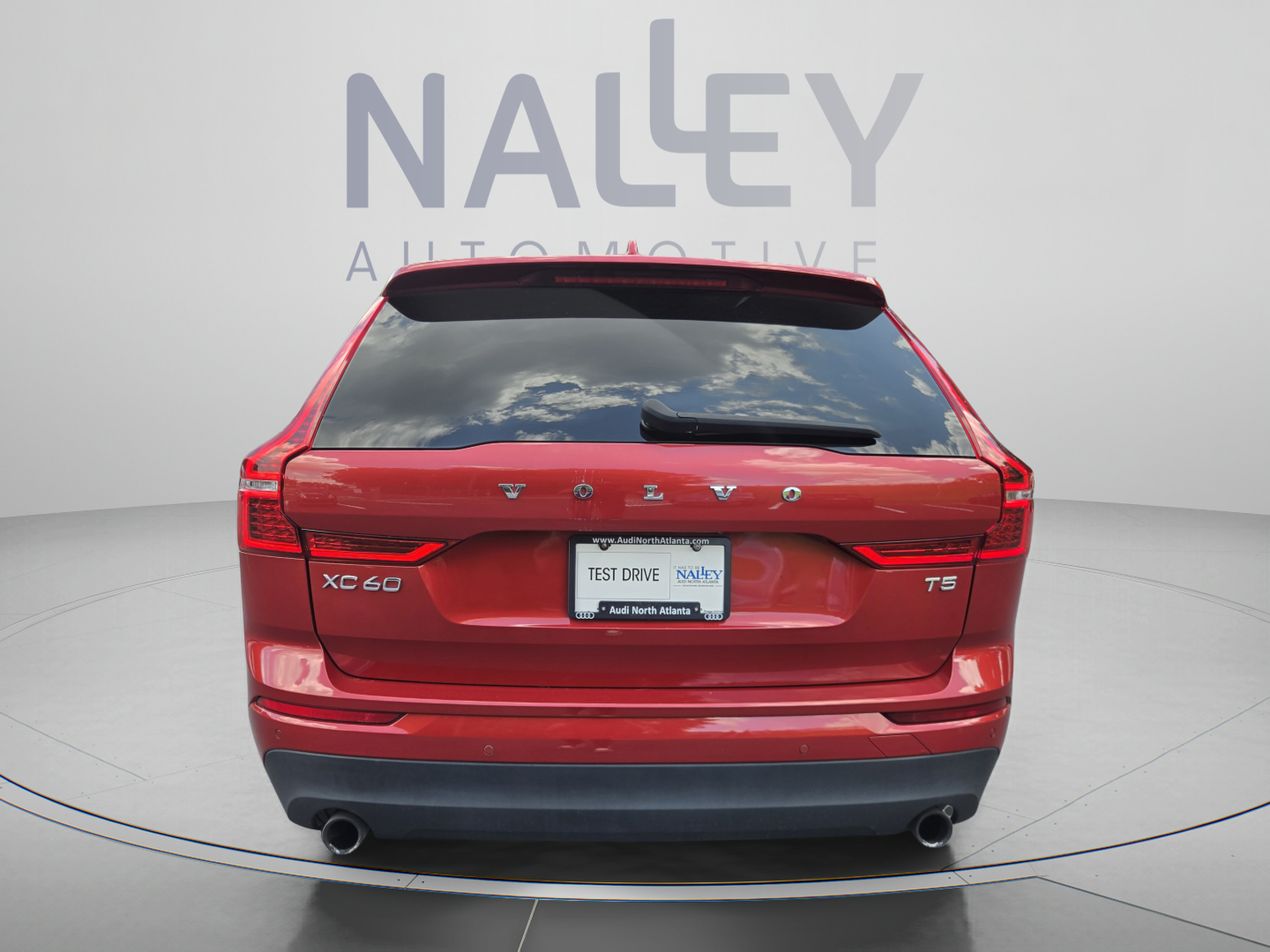 Used 2020 Volvo XC60 T5 Momentum FWD image 4