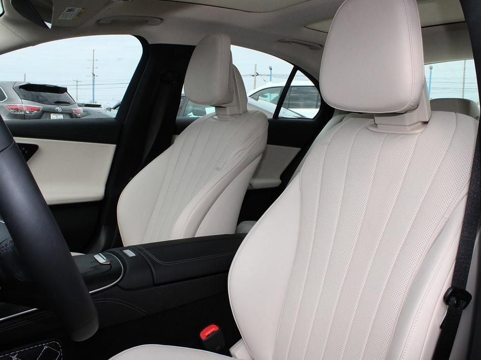 Used 2024 Mercedes-Benz E 350 4MATIC Sedan image 13