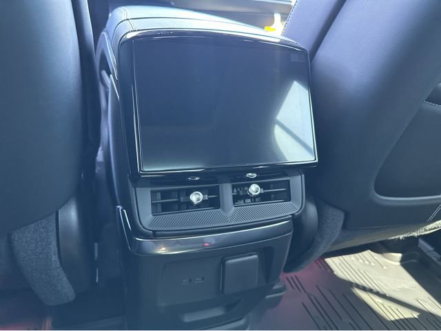 New 2026 Cadillac Vistiq Sport w/ LPO, Floor Liner Package image 27