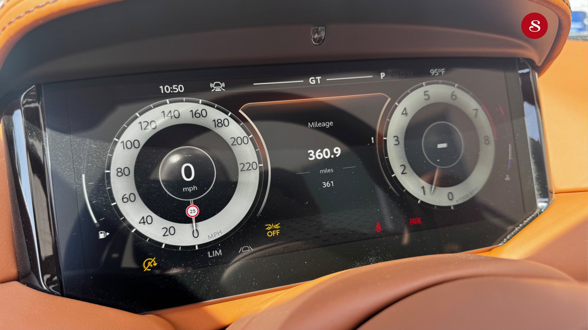Used 2025 Aston Martin DB12 Convertible RWD image 16