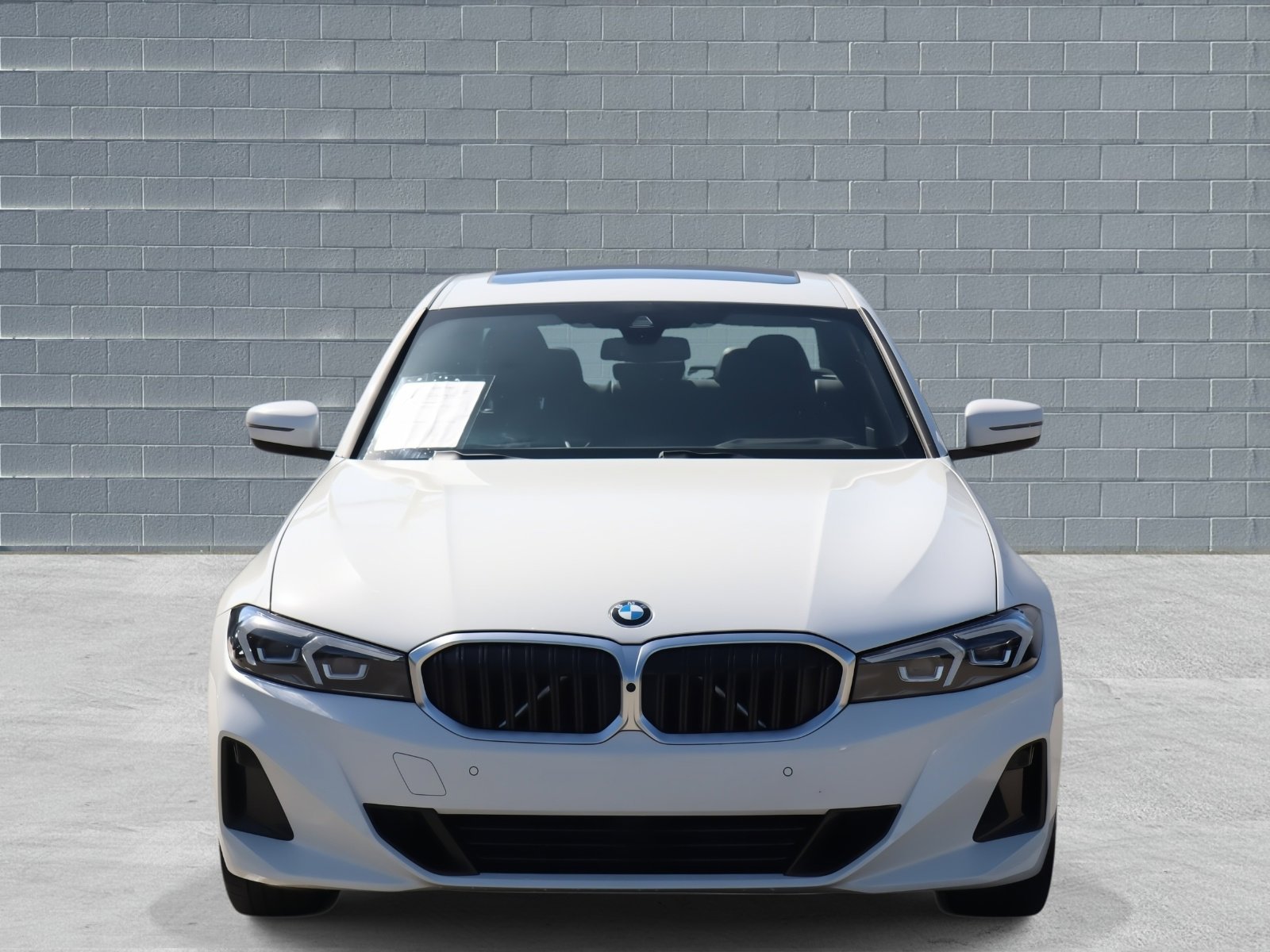 Used 2024 BMW 330i Sedan image 3