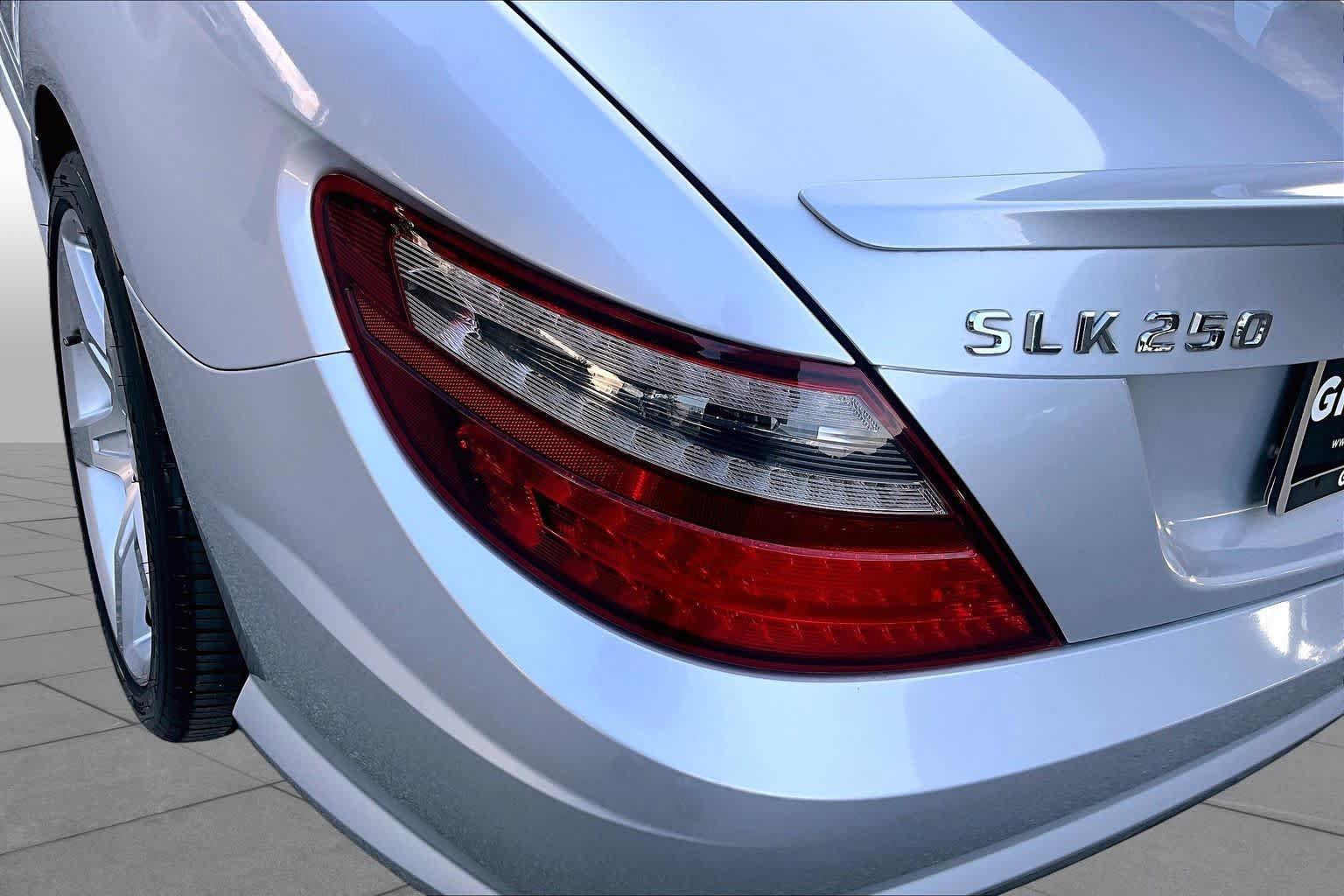 Used 2013 Mercedes-Benz SLK 250 image 26