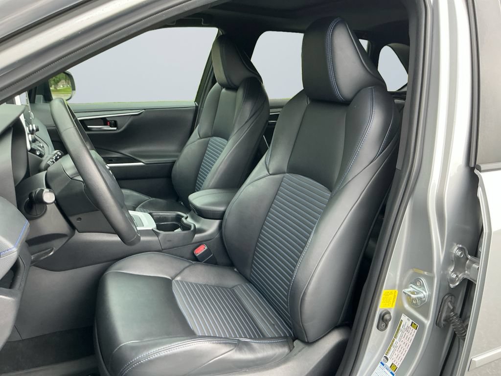 Used 2021 Toyota RAV4 XSE w/ XSE Grade Weather Package AWD/4WD image 10