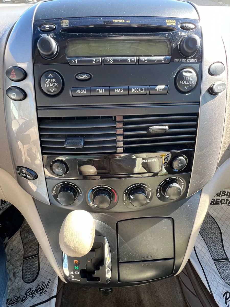 Used 2009 Toyota Sienna LE image 16