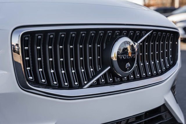 New 2026 Volvo V60 B5 Cross Country Plus w/ Protection Package Premier image 11
