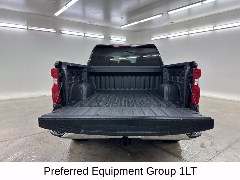 Used 2022 Chevrolet Silverado 1500 LT AWD/4WD image 19