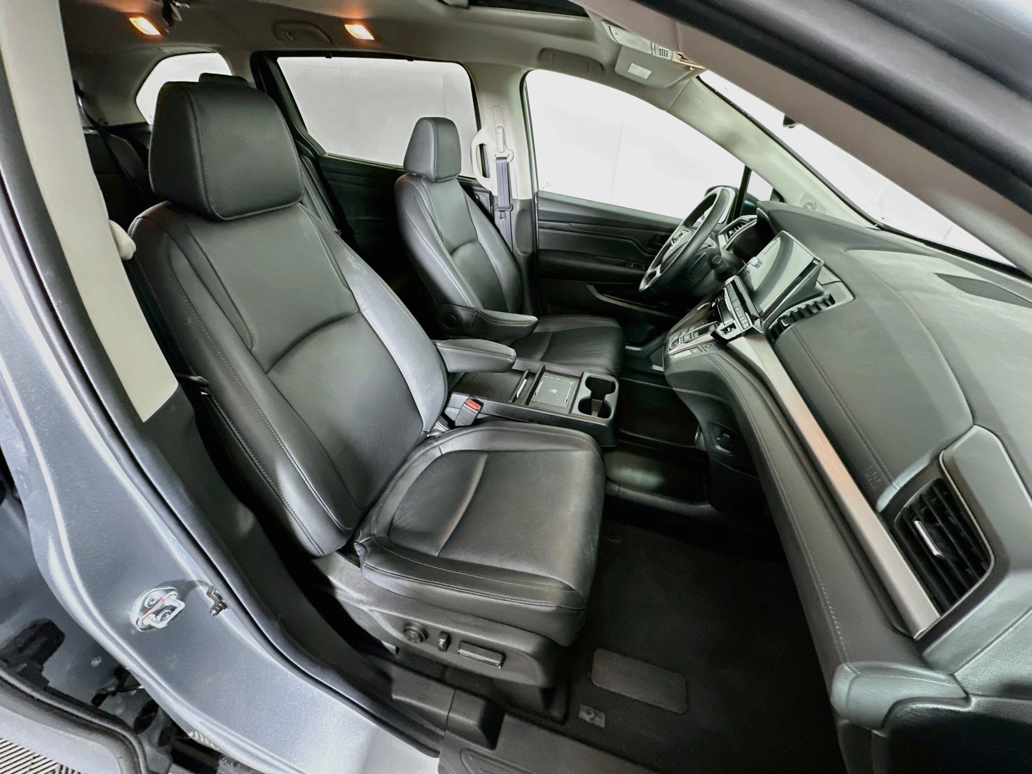 Used 2025 Honda Odyssey EX-L image 32