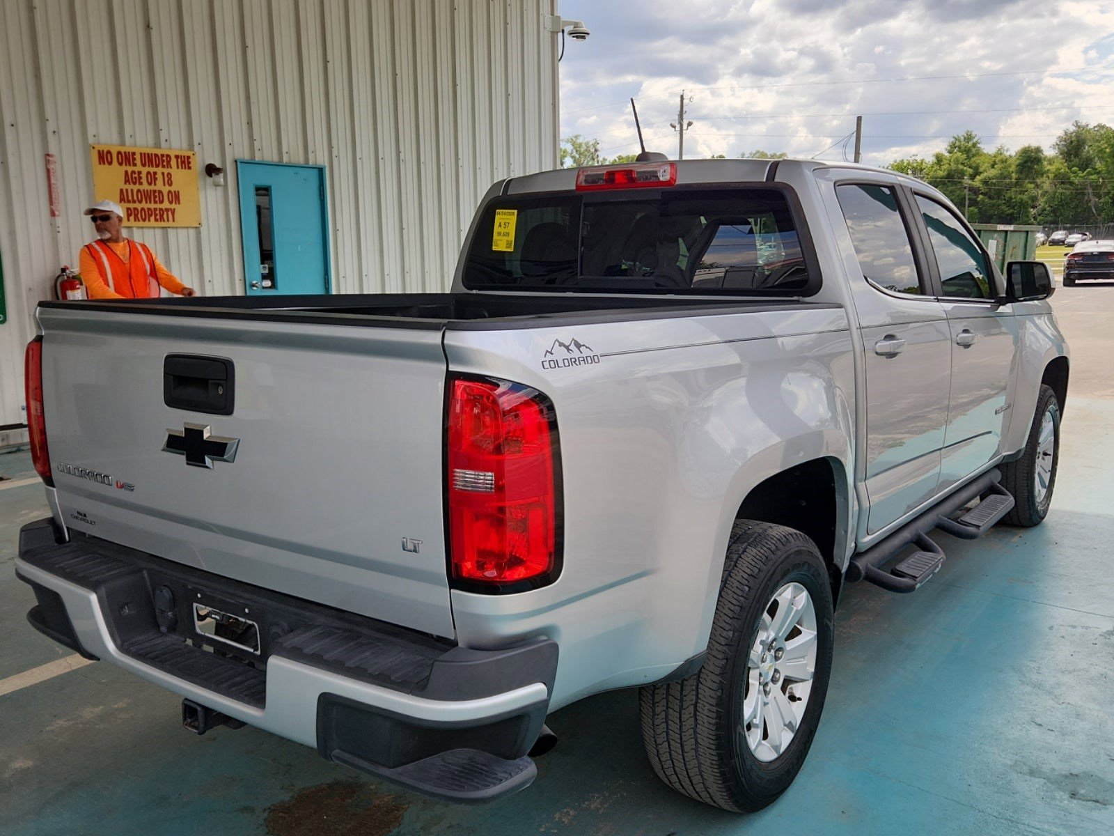 Used 2018 Chevrolet Colorado LT w/ LT Convenience Package RWD image 7