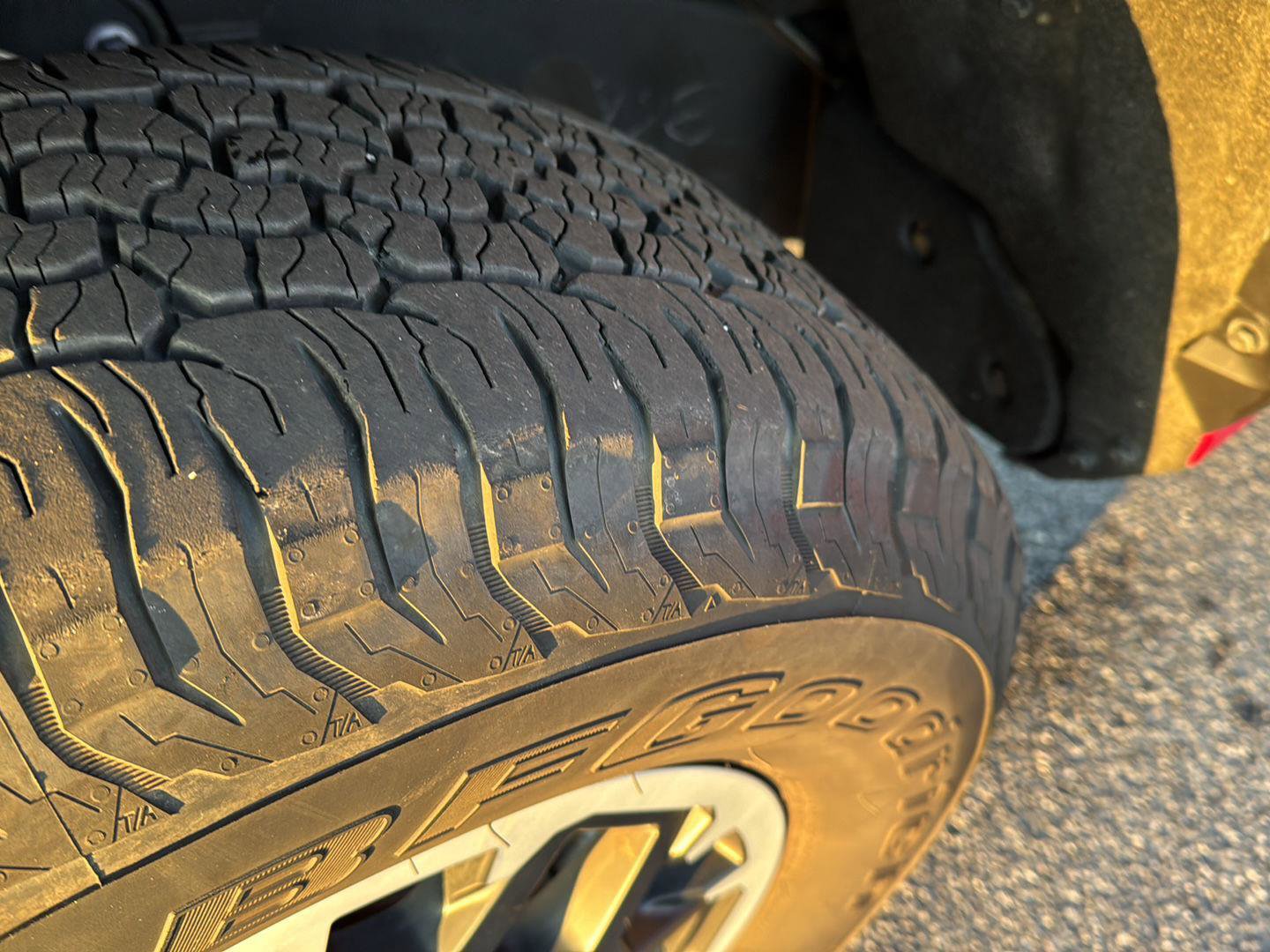 Used 2024 Toyota Tacoma TRD Off-Road image 33